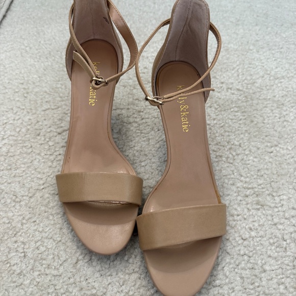Tan strappy sandals (never worn) - Picture 1 of 9